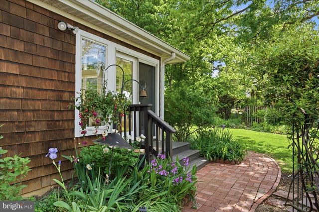 2905 MAPLEWOOD PL, Alexandria, VA 22302