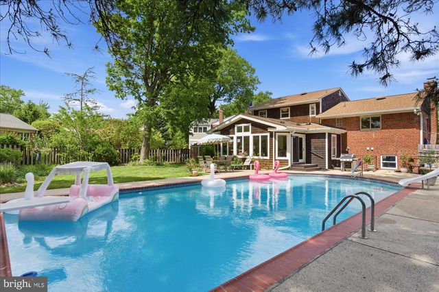 2905 MAPLEWOOD PL, Alexandria, VA 22302