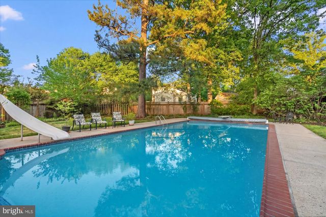 2905 MAPLEWOOD PL, Alexandria, VA 22302