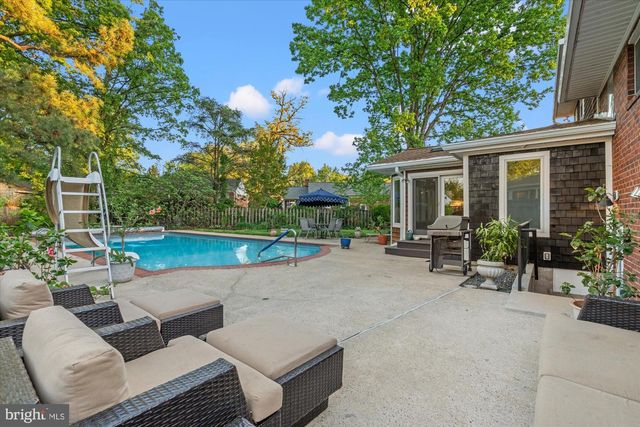 2905 MAPLEWOOD PL, Alexandria, VA 22302