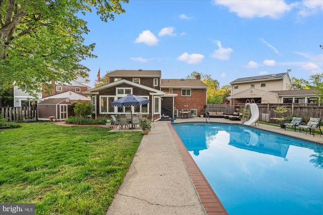 2905 MAPLEWOOD PL, Alexandria, VA 22302