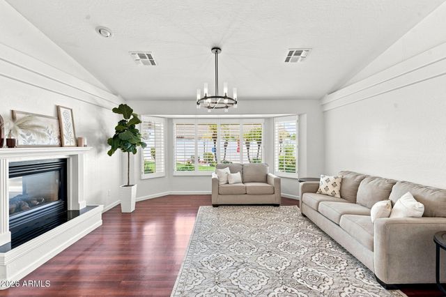 2540 E SAGEBRUSH Street, Gilbert, AZ 85296