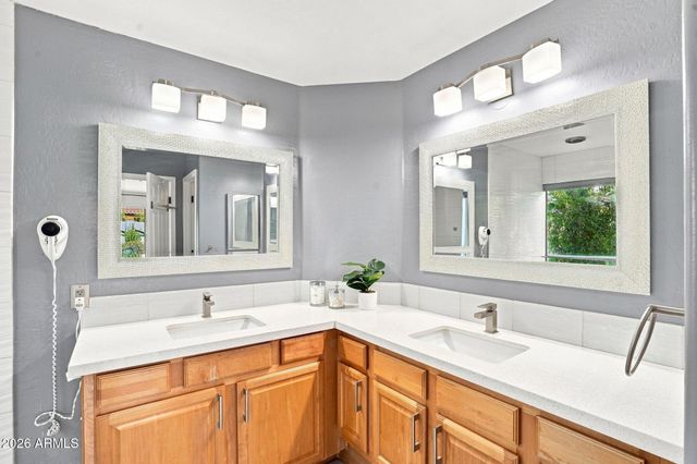 2540 E SAGEBRUSH Street, Gilbert, AZ 85296