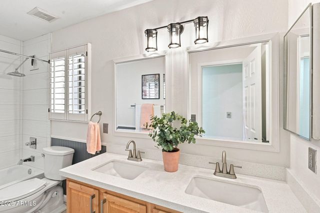 2540 E SAGEBRUSH Street, Gilbert, AZ 85296