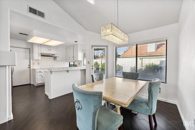 8201 Norfolk Court, Bakersfield, CA 93311