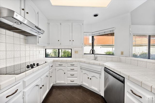 8201 Norfolk Court, Bakersfield, CA 93311