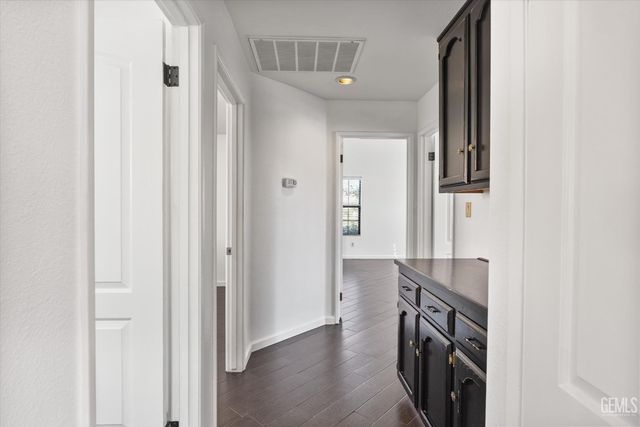 8201 Norfolk Court, Bakersfield, CA 93311