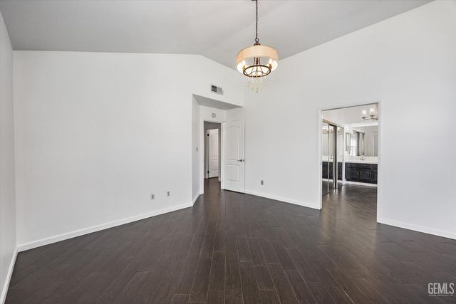 8201 Norfolk Court, Bakersfield, CA 93311