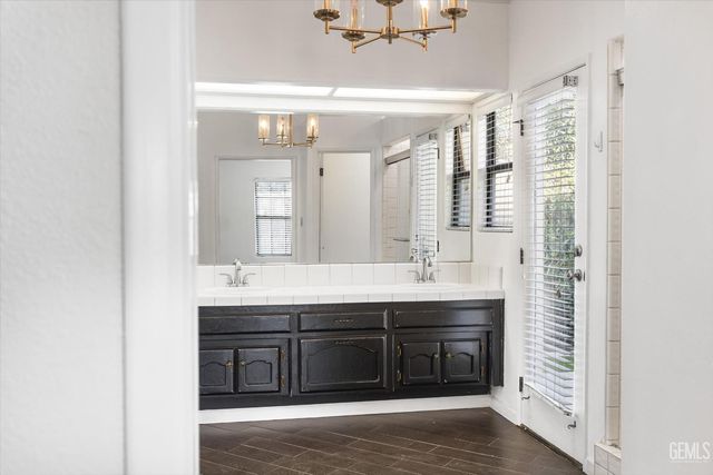 8201 Norfolk Court, Bakersfield, CA 93311