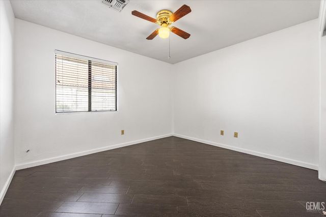 8201 Norfolk Court, Bakersfield, CA 93311