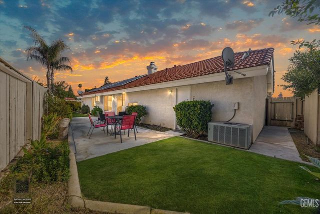 8201 Norfolk Court, Bakersfield, CA 93311