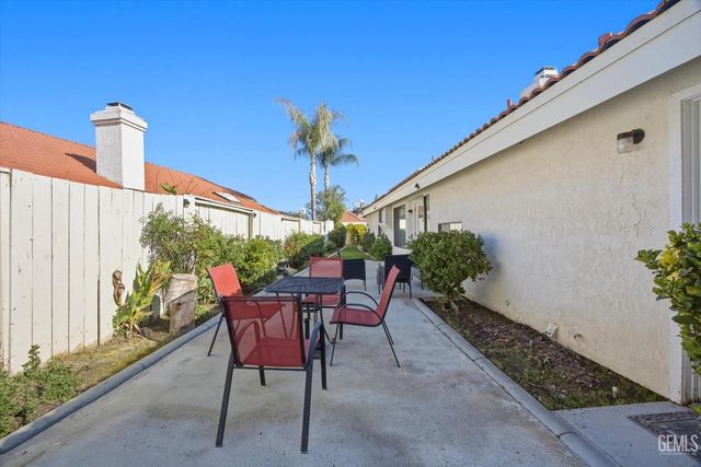 8201 Norfolk Court, Bakersfield, CA 93311