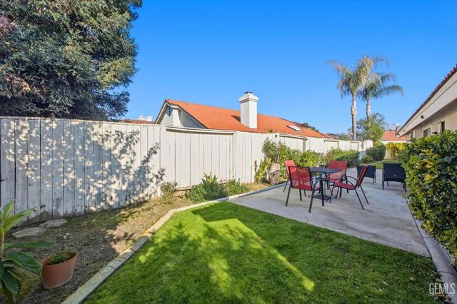 8201 Norfolk Court, Bakersfield, CA 93311