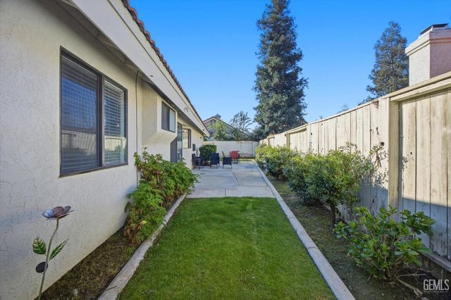 8201 Norfolk Court, Bakersfield, CA 93311