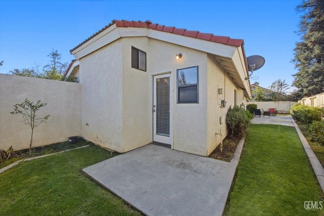 8201 Norfolk Court, Bakersfield, CA 93311