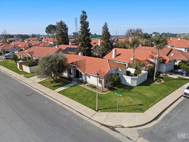 8201 Norfolk Court, Bakersfield, CA 93311