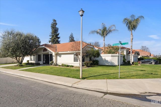 8201 Norfolk Court, Bakersfield, CA 93311