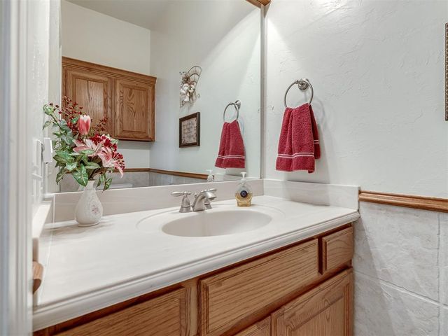 3912 SE 41st Place, Oklahoma City, OK 73165