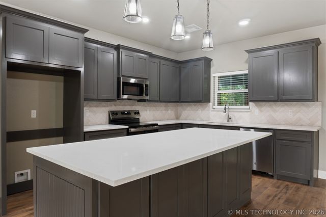 150 Woods Road, Mead, OK 73449