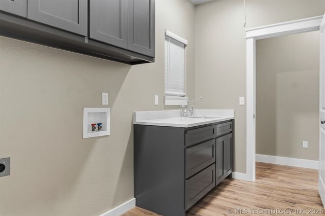 150 Woods Road, Mead, OK 73449