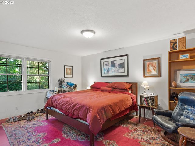 4622 MAPLETON Dr, West Linn, OR 97068