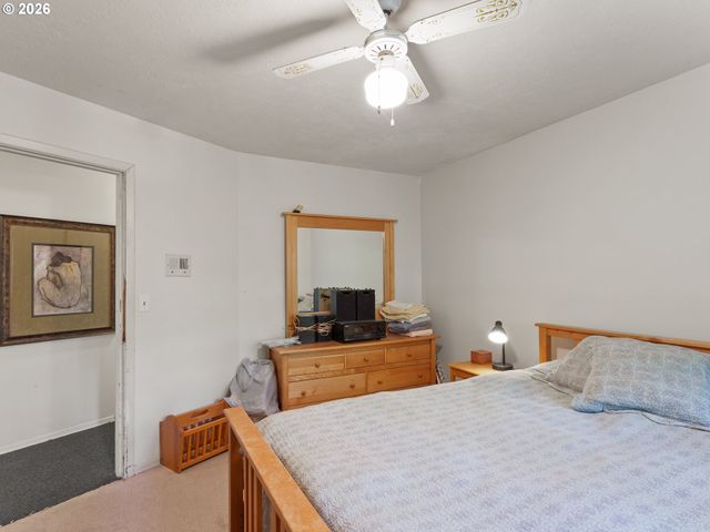 4622 MAPLETON Dr, West Linn, OR 97068