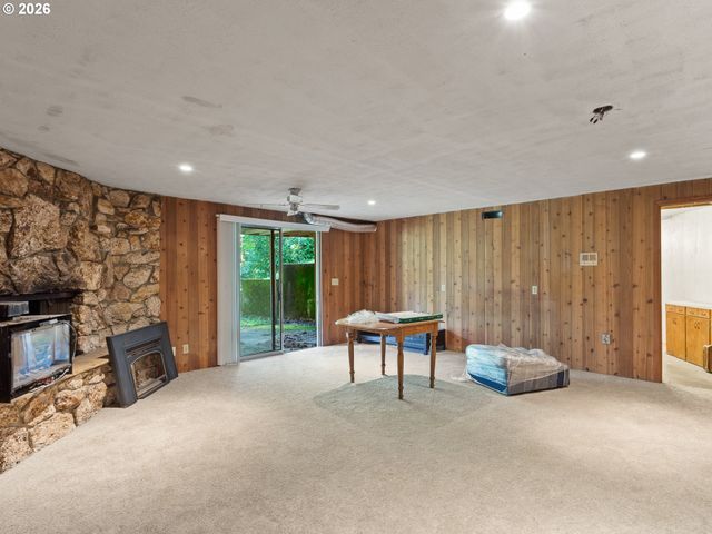 4622 MAPLETON Dr, West Linn, OR 97068