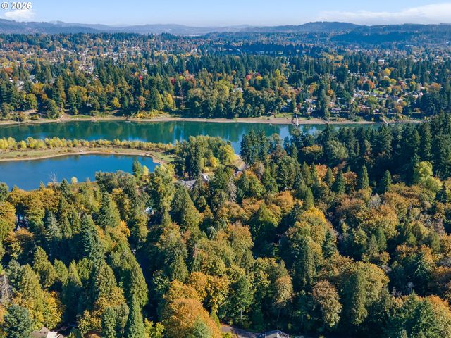 4622 MAPLETON Dr, West Linn, OR 97068