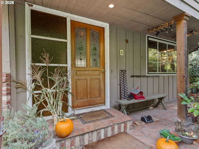 4622 MAPLETON Dr, West Linn, OR 97068