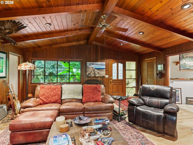 4622 MAPLETON Dr, West Linn, OR 97068
