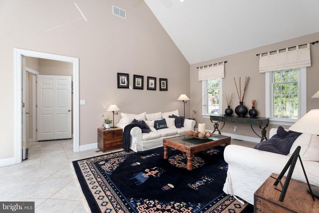 213 CRANBURY NECK RD, Cranbury, NJ 08512