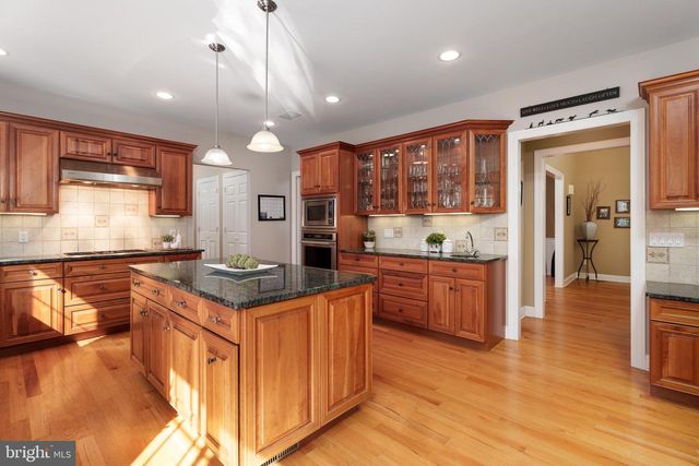 213 CRANBURY NECK RD, Cranbury, NJ 08512