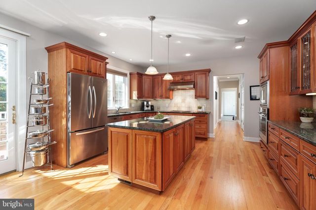 213 CRANBURY NECK RD, Cranbury, NJ 08512