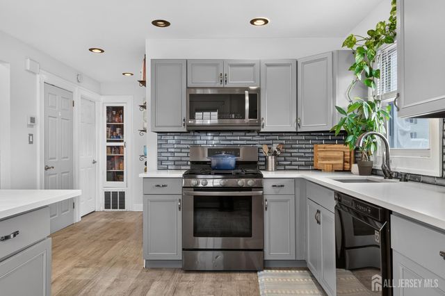 28 Wagner Street, Fords, NJ 08863