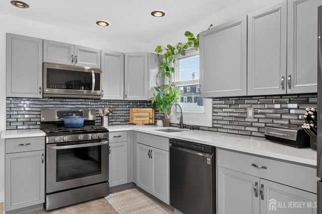 28 Wagner Street, Fords, NJ 08863