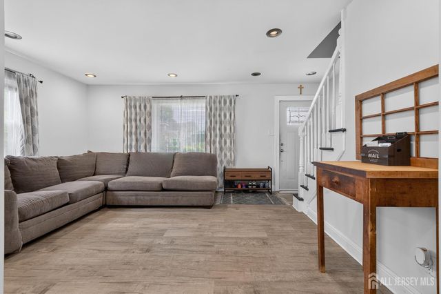 28 Wagner Street, Fords, NJ 08863
