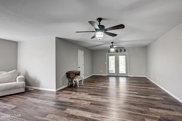 2285 Quail Road, Diamond, MO 64840