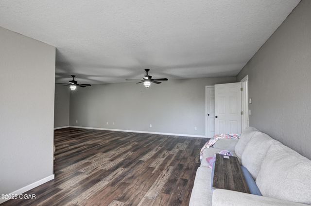 2285 Quail Road, Diamond, MO 64840