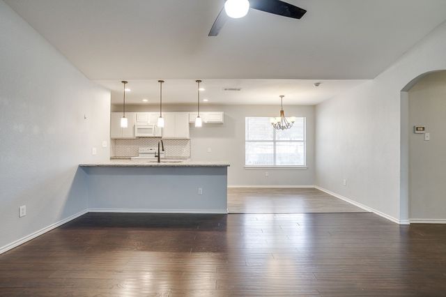 9016 Christopher Circle, Fort Worth, TX 76140