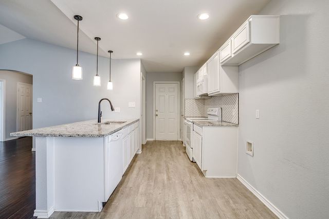 9016 Christopher Circle, Fort Worth, TX 76140