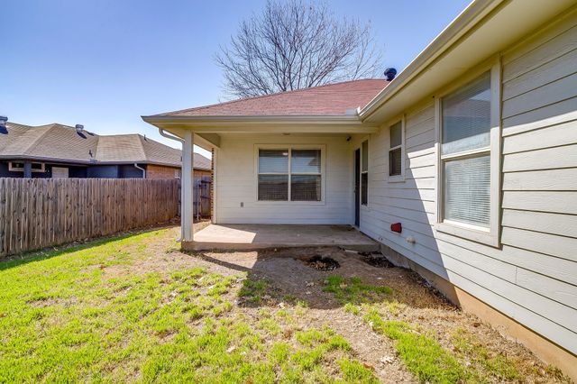 9016 Christopher Circle, Fort Worth, TX 76140