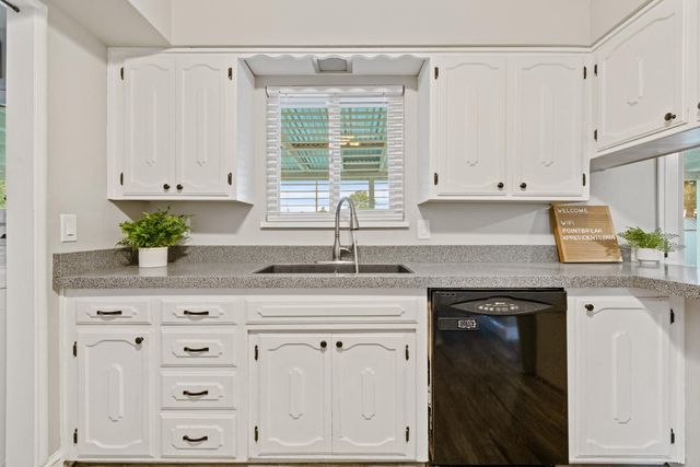 2810 Kennedy Dr, Yuba City, CA 95993