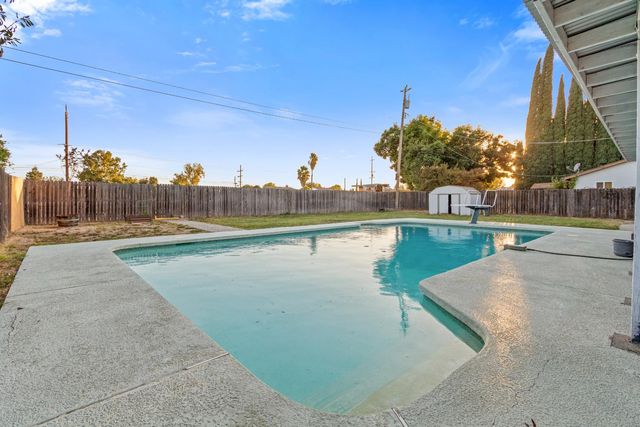 2810 Kennedy Dr, Yuba City, CA 95993