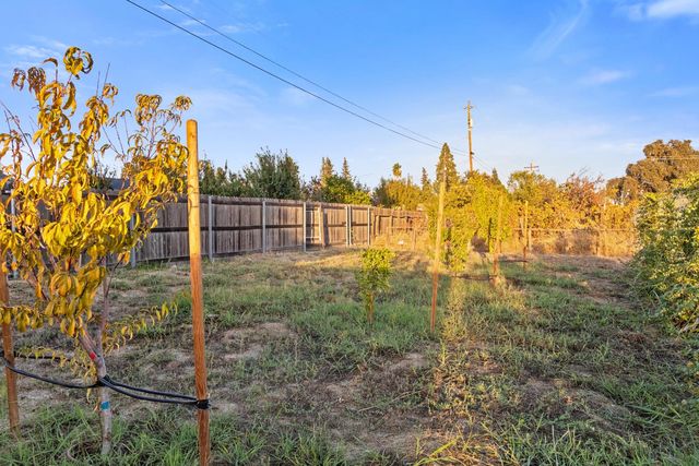 2810 Kennedy Dr, Yuba City, CA 95993