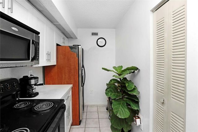 8640 SW 212th St 303, Cutler Bay, FL 33189
