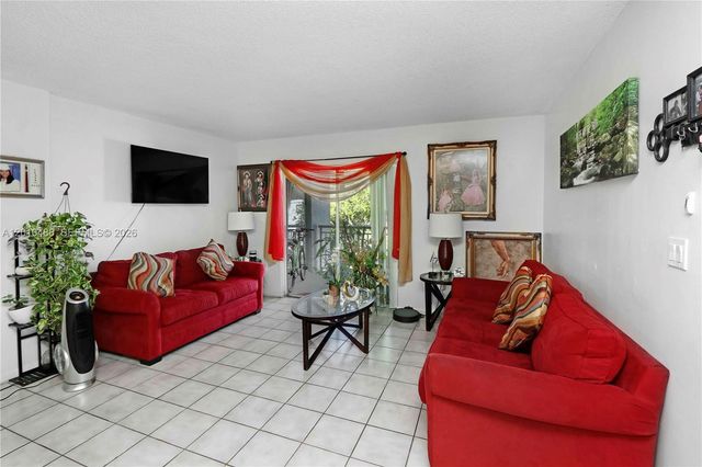 8640 SW 212th St 303, Cutler Bay, FL 33189