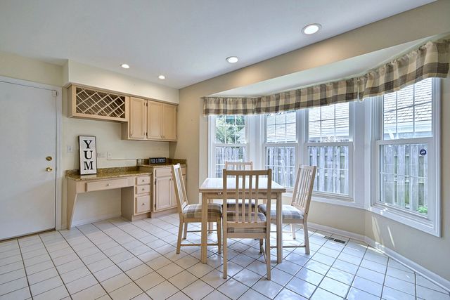 452 Park Barrington Drive, Barrington, IL 60010