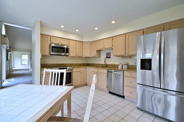 452 Park Barrington Drive, Barrington, IL 60010