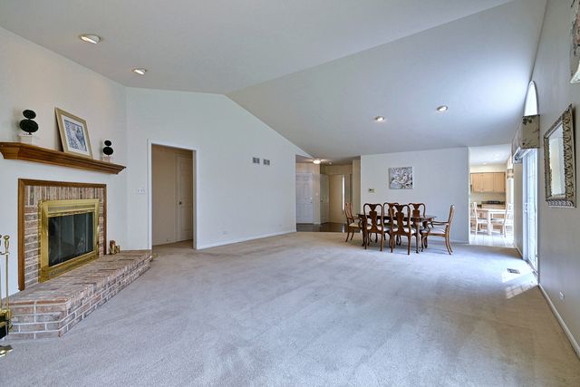 452 Park Barrington Drive, Barrington, IL 60010