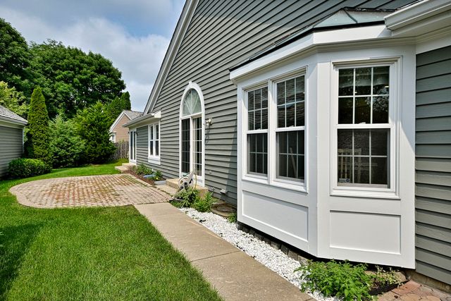 452 Park Barrington Drive, Barrington, IL 60010